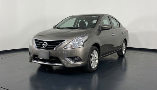 Nissan • Versa