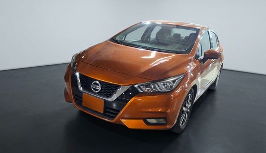 Nissan • Versa