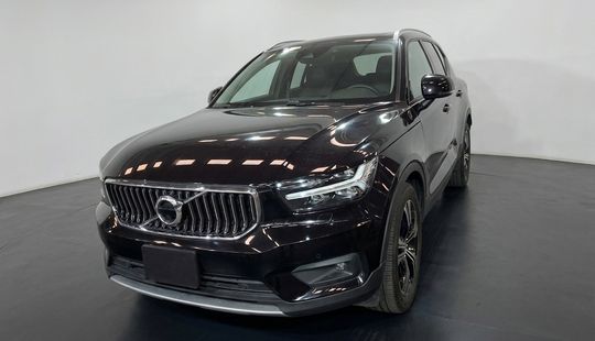 Volvo • XC40