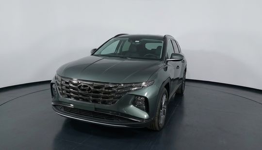 2023 • 48,581 km • Automático