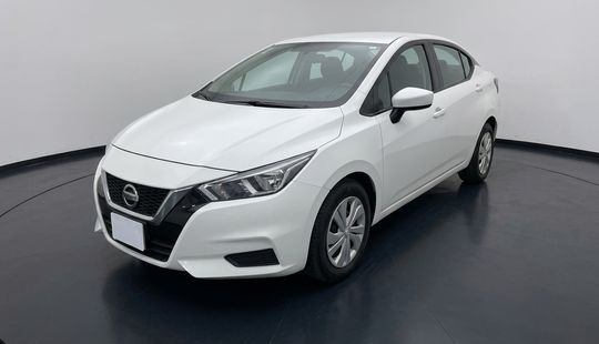 Nissan • Versa