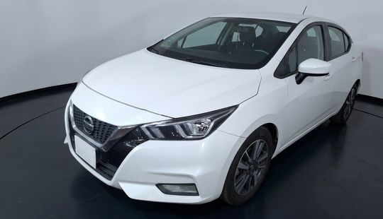 Nissan • Versa