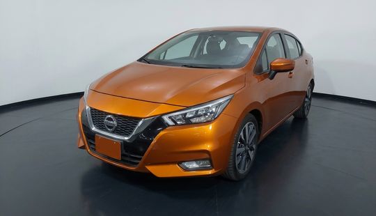 Nissan • Versa