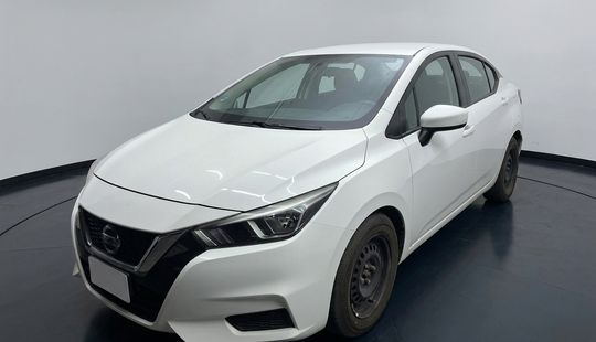 Nissan • Versa