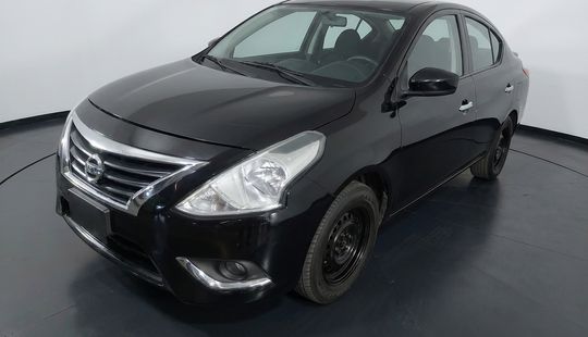 Nissan • Versa