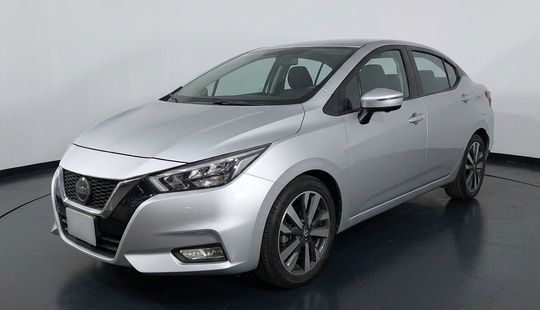 Nissan • Versa
