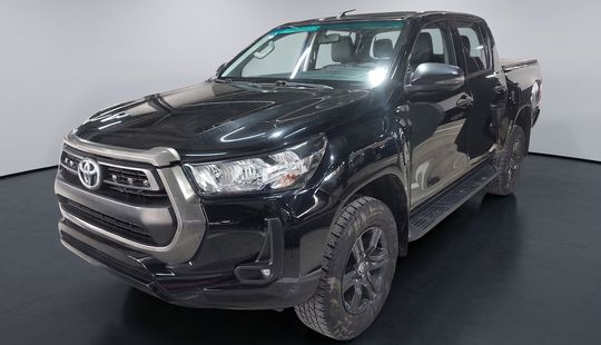 Toyota • Hilux