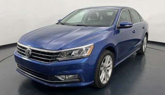 Volkswagen • Passat