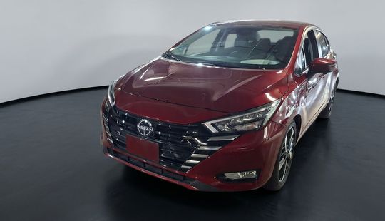 Nissan • Versa