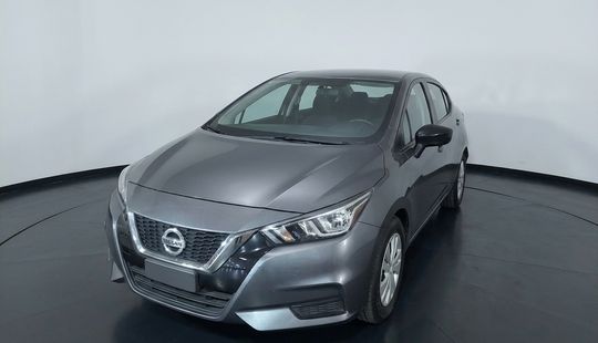 Nissan • Versa