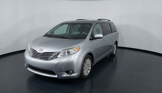 Toyota • Sienna