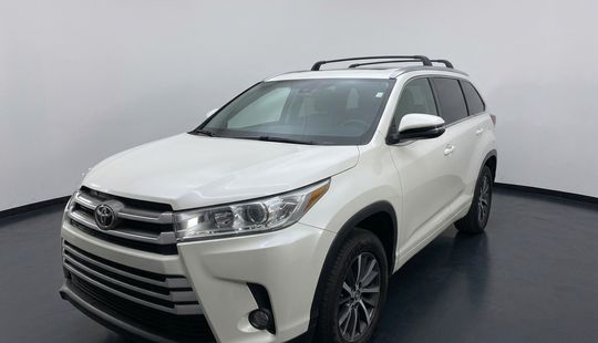 Toyota • Highlander