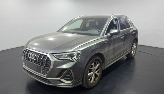 Audi • Q3