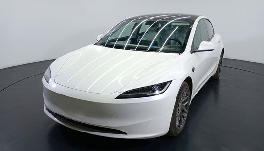 Tesla • Model 3