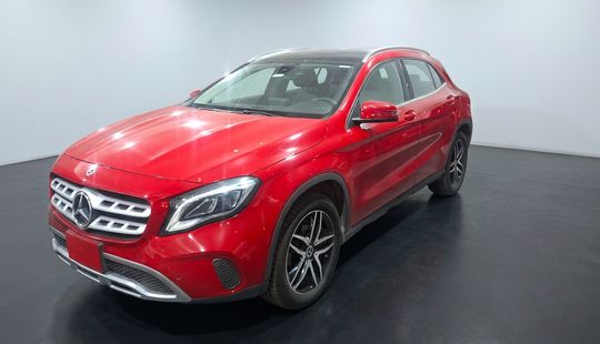 Mercedes Benz • Clase GLA