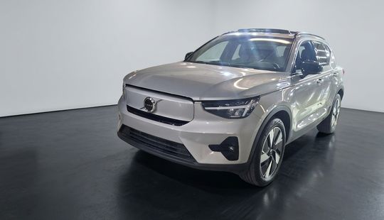 Volvo • XC40