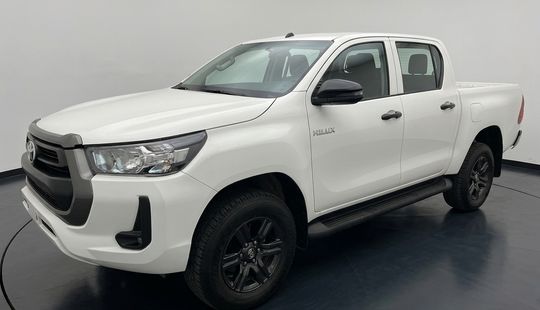 Toyota • Hilux