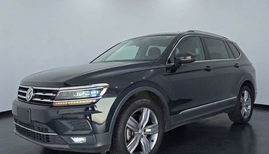 Volkswagen • Tiguan