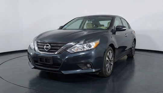Nissan • Altima
