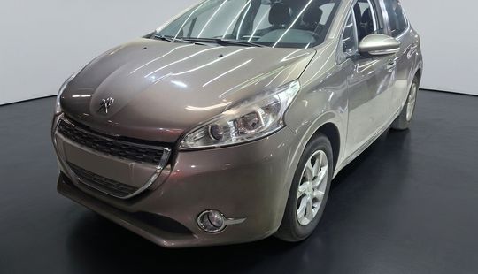 Peugeot • 208