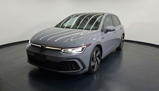 Volkswagen • Golf