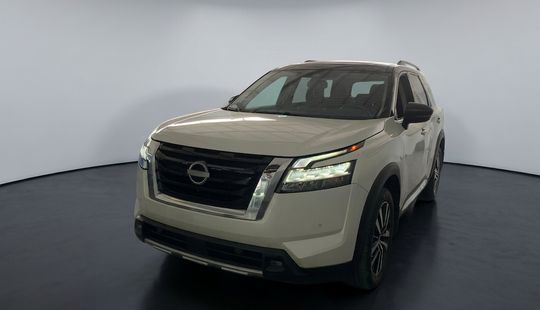 Nissan • Pathfinder