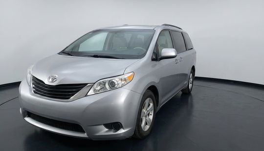 Toyota • Sienna