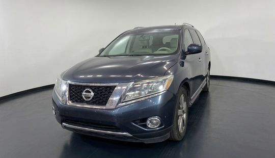 Nissan • Pathfinder