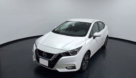 Nissan • Versa
