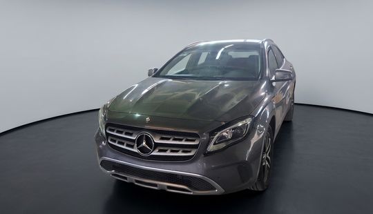 Mercedes Benz • Clase GLA