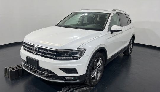 2020 • 45,949 km • Automático