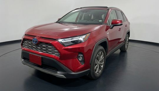 Toyota • RAV4
