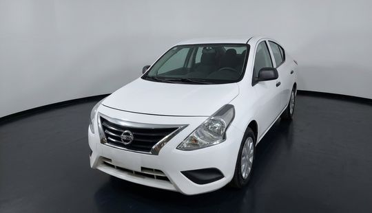 Nissan • Versa