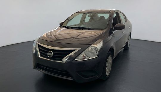 Nissan • Versa