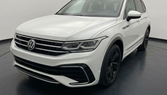 Volkswagen • Tiguan