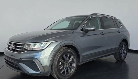 Volkswagen • Tiguan