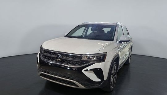 Volkswagen • Taos