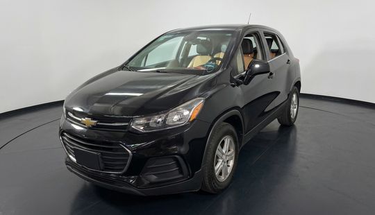 2017 • 104,906 km • Automático