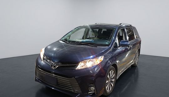 Toyota • Sienna