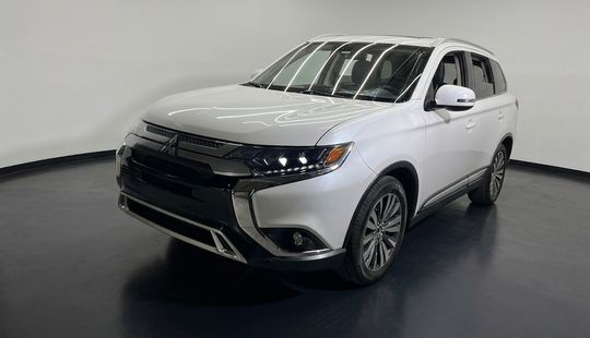 Mitsubishi • Outlander
