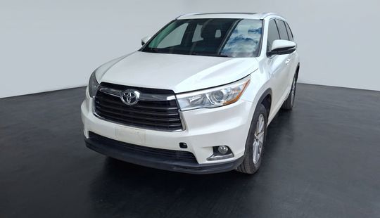 Toyota • Highlander
