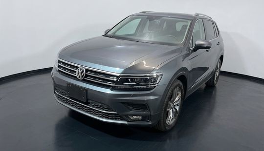 Volkswagen • Tiguan
