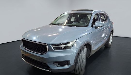 Volvo • XC40