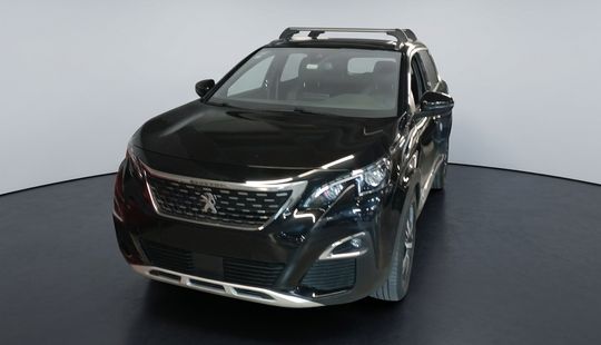 Peugeot • 5008