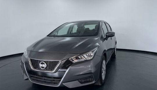 Nissan • Versa