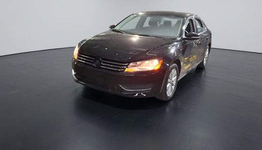 Volkswagen • Passat