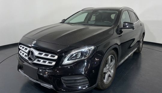 Mercedes Benz • Clase GLA