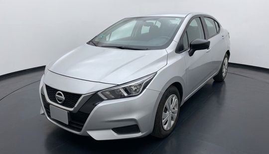 Nissan • Versa