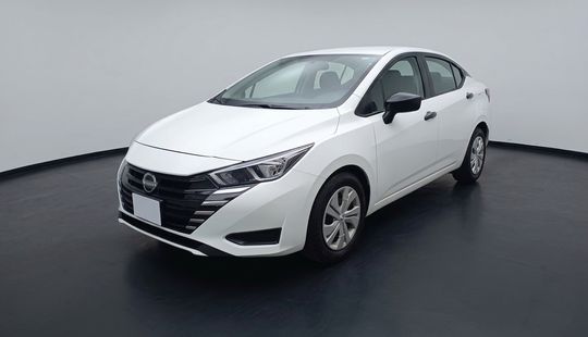 Nissan • Versa