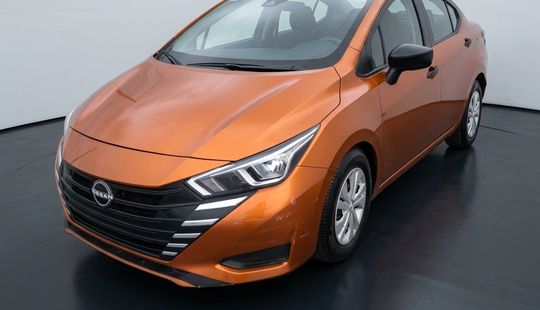 Nissan • Versa